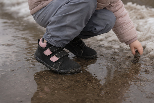 Laste kevadjalatsite valimine: mugavus ja kuivad jalad