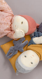 Moulin Roty, Riidest beebinukk, poiss