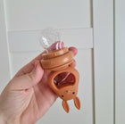 Konges Sløjd silikoonist puuviljalutt Bunny, Almond/Terracotta