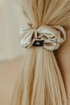 Ilks siidist juuksekumm L Size Beige