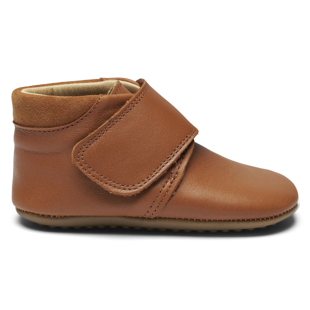 Pom Pom Beginners Velcro nahast kingad, camel