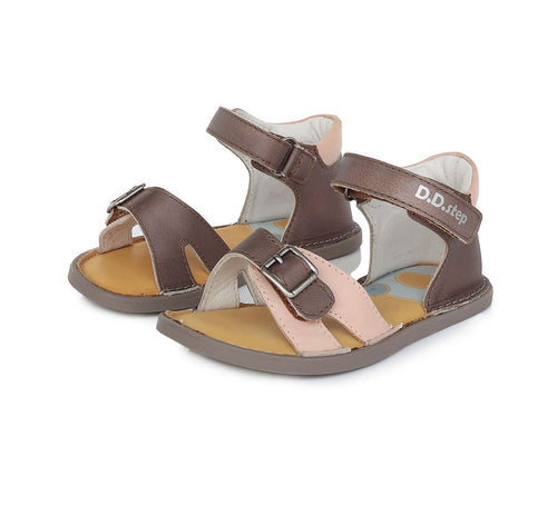 D.D.Step nahast lahtised sandaalid kinnise kannaga, bronze