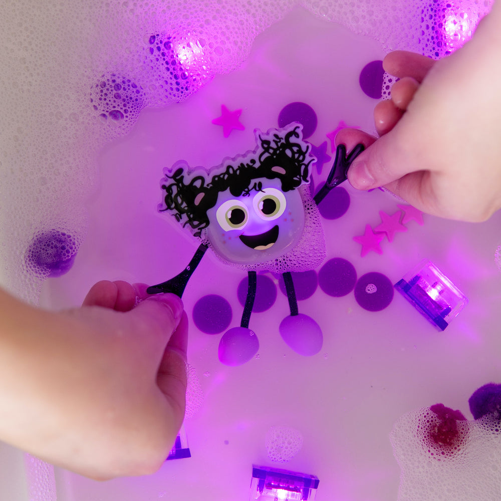Glo Pals vannitegelane koos valguskuubikutega - Lumi