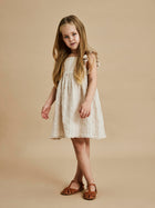 Lil' Atelier orgaanilisest puuvillast FANNIE kleit, sandshell