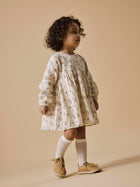 Lil' Atelier musliinkangast BIBA kleit, turtledove/strawberry
