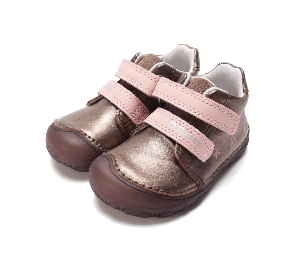 D.D.Step pimedas helendava tallaga nahast tossud, chocolate 073