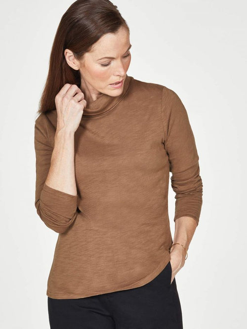 Thought orgaanilisest puuvillast kõrge kaelusega pluus Claudia, Toffee Brown