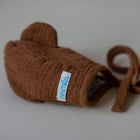 MiniMilla musliinkangast beebimüts, chocolate bear