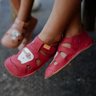 Tikki Nido nahast barefoot-sandaalid, Pony