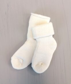 Meriinofroteest sokid, valge Villariided - HellyK - Kvaliteetsed lasteriided, villariided, barefoot jalatsid