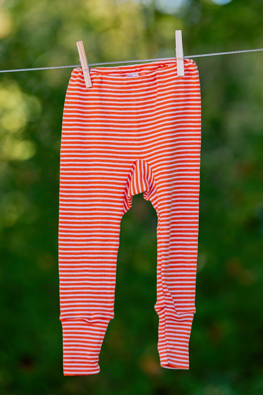 Cosilana, püksid, Oranzi triibuline Villariided - HellyK - Kvaliteetsed lasteriided, villariided, barefoot jalatsid