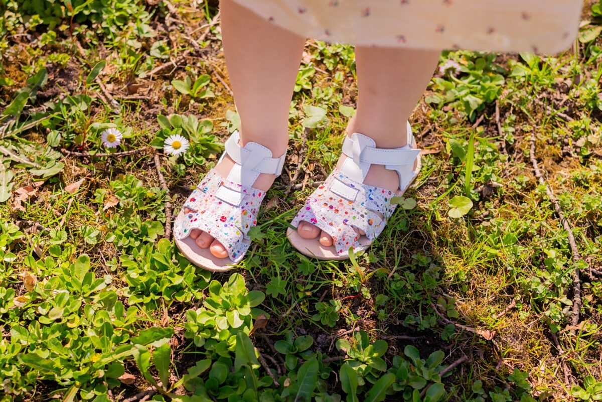 Ok Bare Miami sandaalid, White (H) Laste barefoot jalatsid - HellyK - Kvaliteetsed lasteriided, villariided, barefoot jalatsid