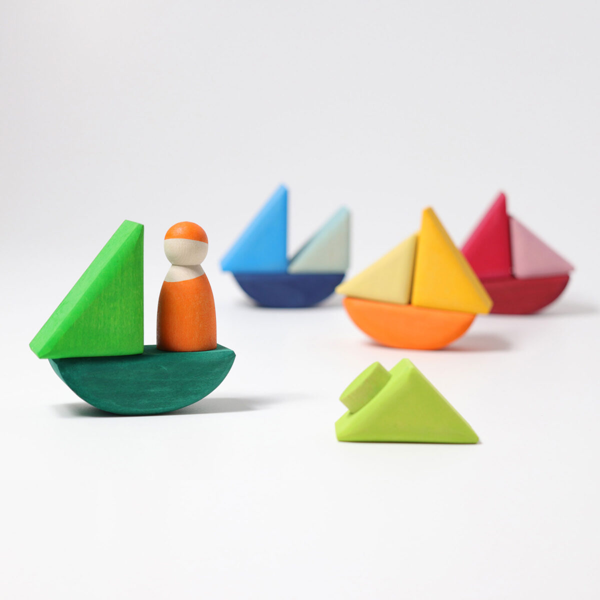 Grimm´s ” Rolling Boats” Grimm's puidust mänguasjad - HellyK - Kvaliteetsed lasteriided, villariided, barefoot jalatsid