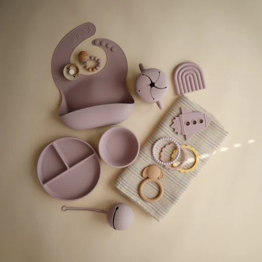 Mushie Silikoonist taldrik iminapaga- Soft Lilac Kodu ja lastetuba - HellyK - Kvaliteetsed lasteriided, villariided, barefoot jalatsid