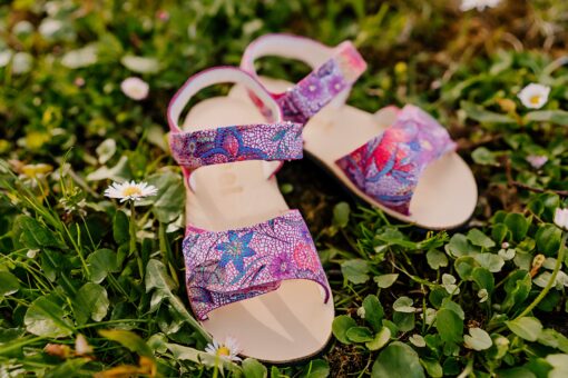 Koel4Kids Amelia, Fuchsia Flowers Laste barefoot jalatsid - HellyK - Kvaliteetsed lasteriided, villariided, barefoot jalatsid