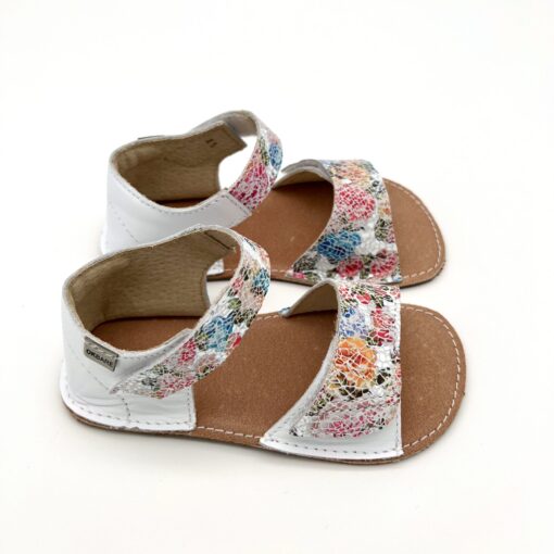 Ok Bare Mirrisa sandaalid, Valge+Lilled Laste barefoot jalatsid - HellyK - Kvaliteetsed lasteriided, villariided, barefoot jalatsid