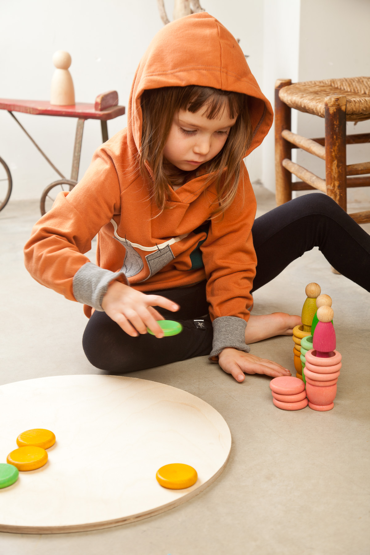 Grapat Spring Grapat puidust mänguasjad - HellyK - Kvaliteetsed lasteriided, villariided, barefoot jalatsid