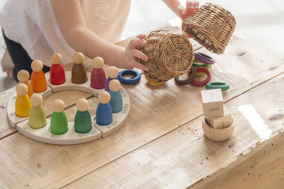 Grapat Rings x 12-kalenderi lisa Grapat puidust mänguasjad - HellyK - Kvaliteetsed lasteriided, villariided, barefoot jalatsid