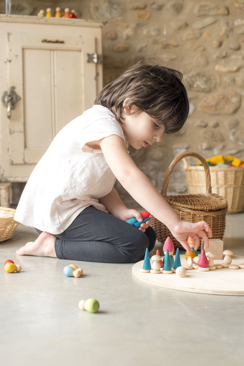 Grapat Nins® Tomten Grapat puidust mänguasjad - HellyK - Kvaliteetsed lasteriided, villariided, barefoot jalatsid