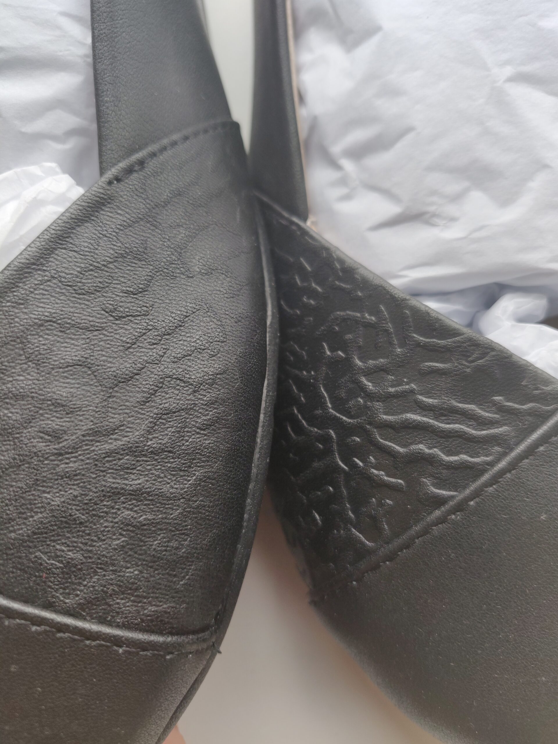Xero Phoenix Leather- Black- Erinev mustri sügavus Outlet - HellyK - Kvaliteetsed lasteriided, villariided, barefoot jalatsid