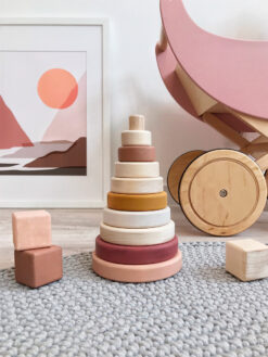SABO concept puidust suur ladumistorn, Light Pink Mänguasjad - HellyK - Kvaliteetsed lasteriided, villariided, barefoot jalatsid