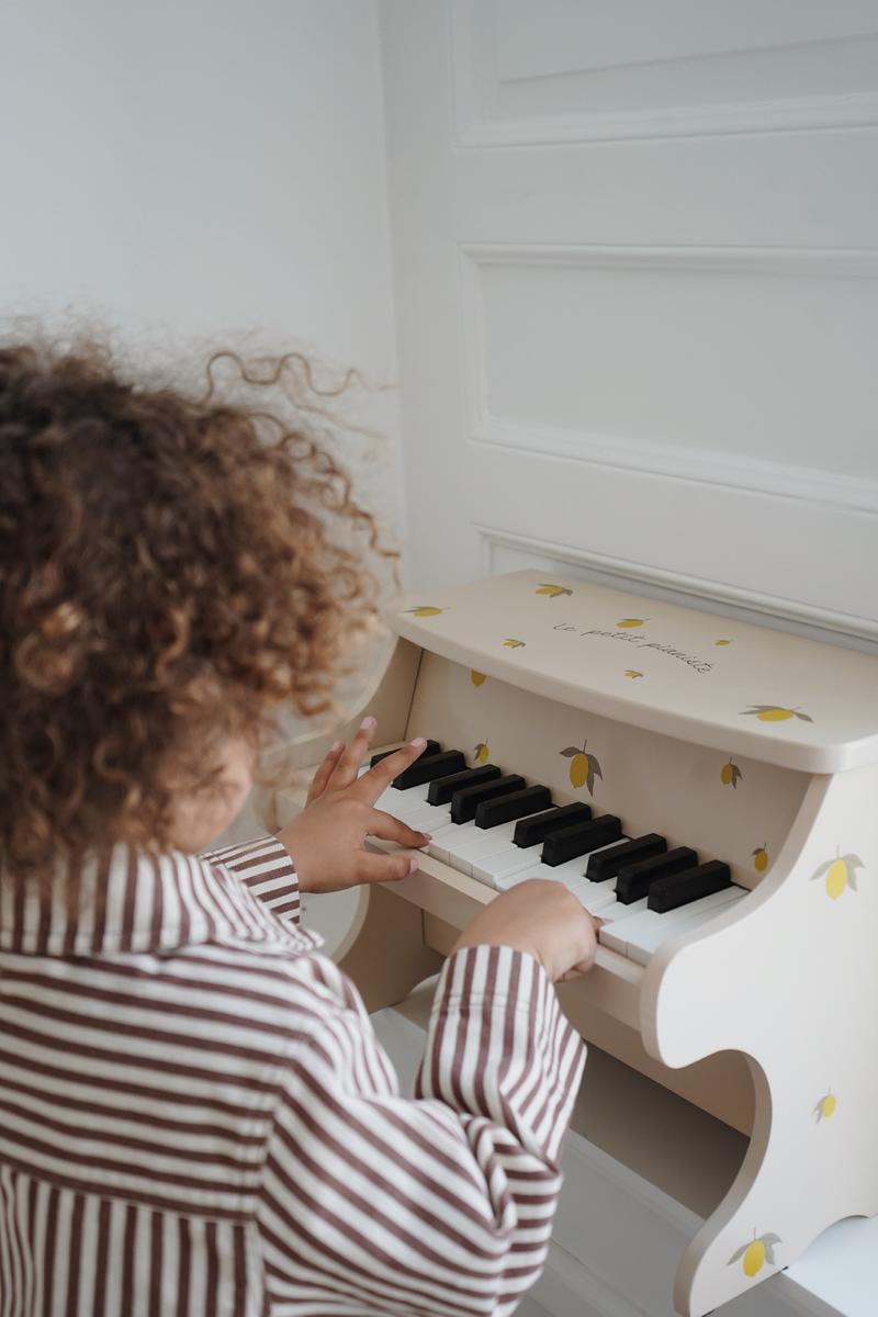 Konges Sløjd puidust klaver, Lemon Mänguasjad - HellyK - Kvaliteetsed lasteriided, villariided, barefoot jalatsid
