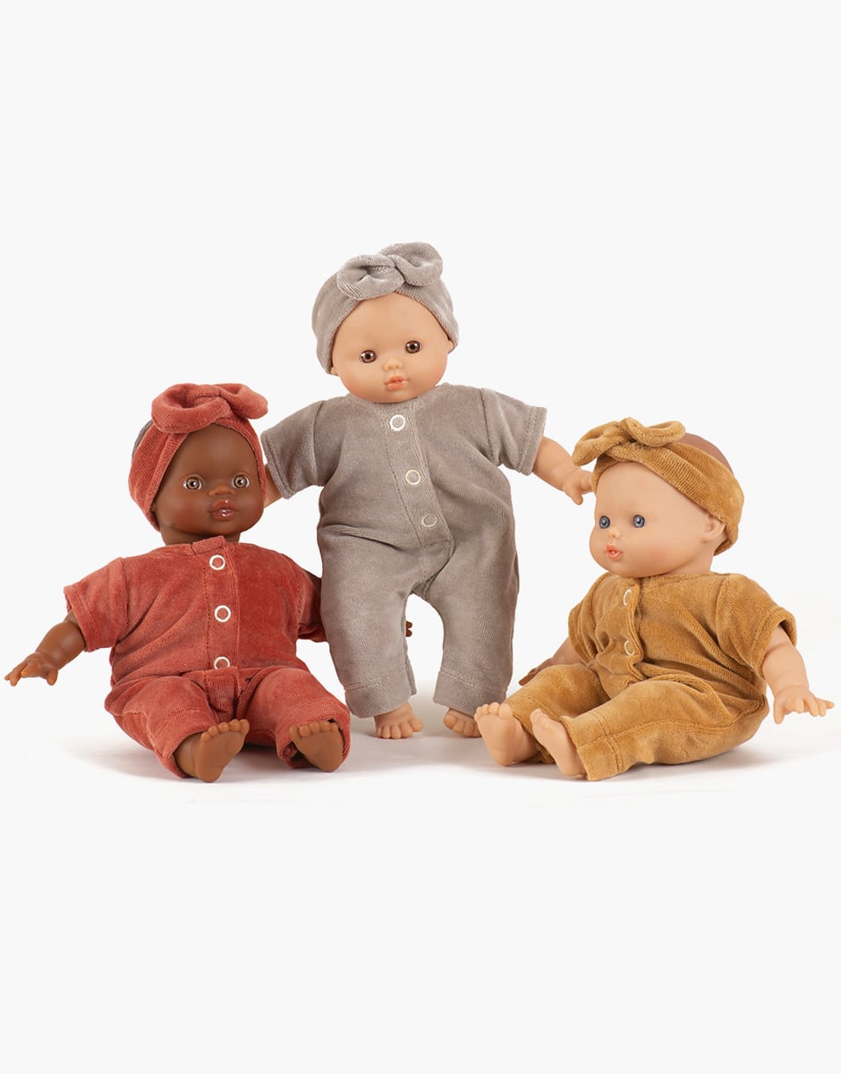 Minikane® Babies Lili plüüsist romper ja peapael, Camel Mänguasjad - HellyK - Kvaliteetsed lasteriided, villariided, barefoot jalatsid