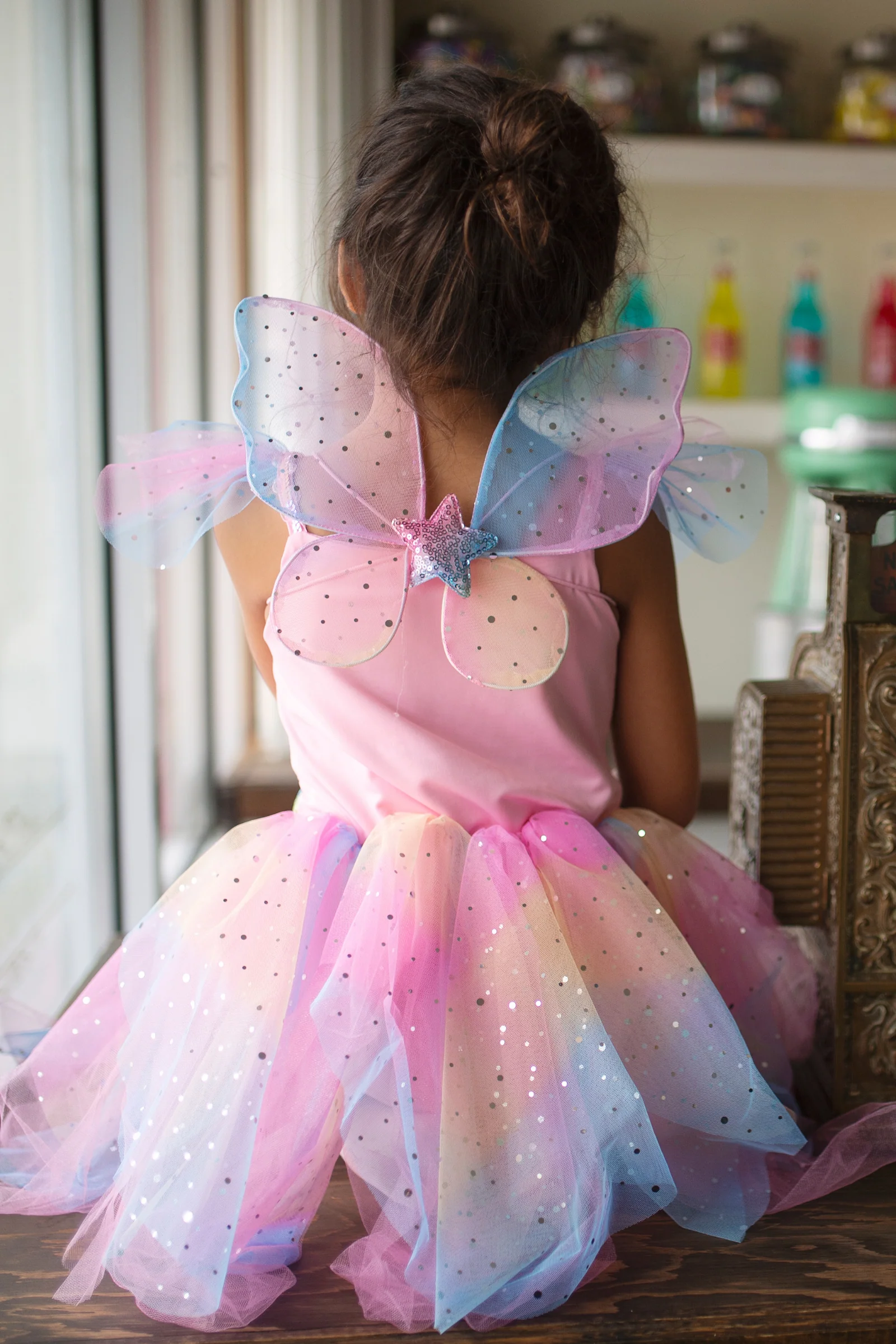 Great Pretenders Rainbow Fairy Dress & Wings Great Pretenders kleidid, keebid ja kostüümid - HellyK - Kvaliteetsed lasteriided, villariided, barefoot jalatsid