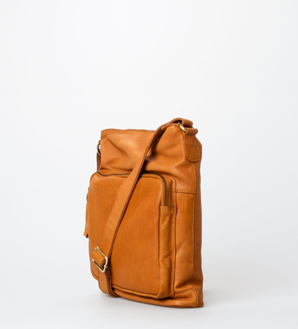 Treats nahast õlakott Maggie Common, cognac Treats nahast õlakott Maggie Common, cognac Kotid ja rahakotid - HellyK - Kvaliteetsed lasteriided, villariided, barefoot jalatsid