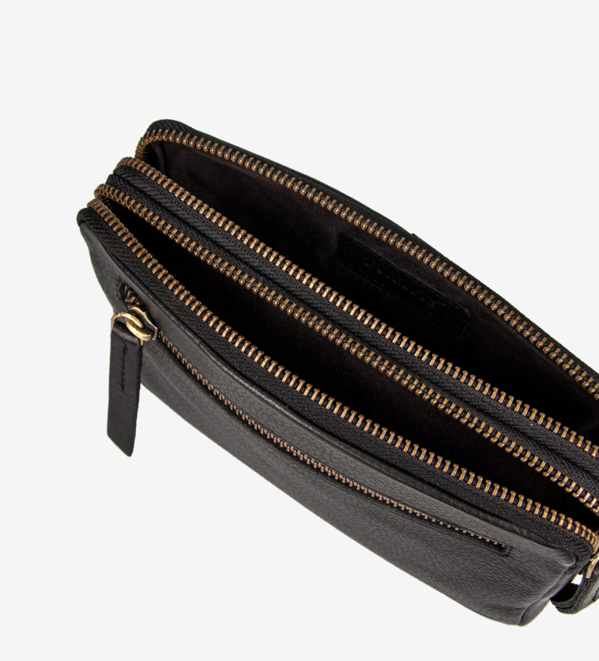 Treats nahast väike Crossbody Bea Common Black Treats nahast väike Crossbody Bea Common Black Kotid ja rahakotid - HellyK - Kvaliteetsed lasteriided, villariided, barefoot jalatsid