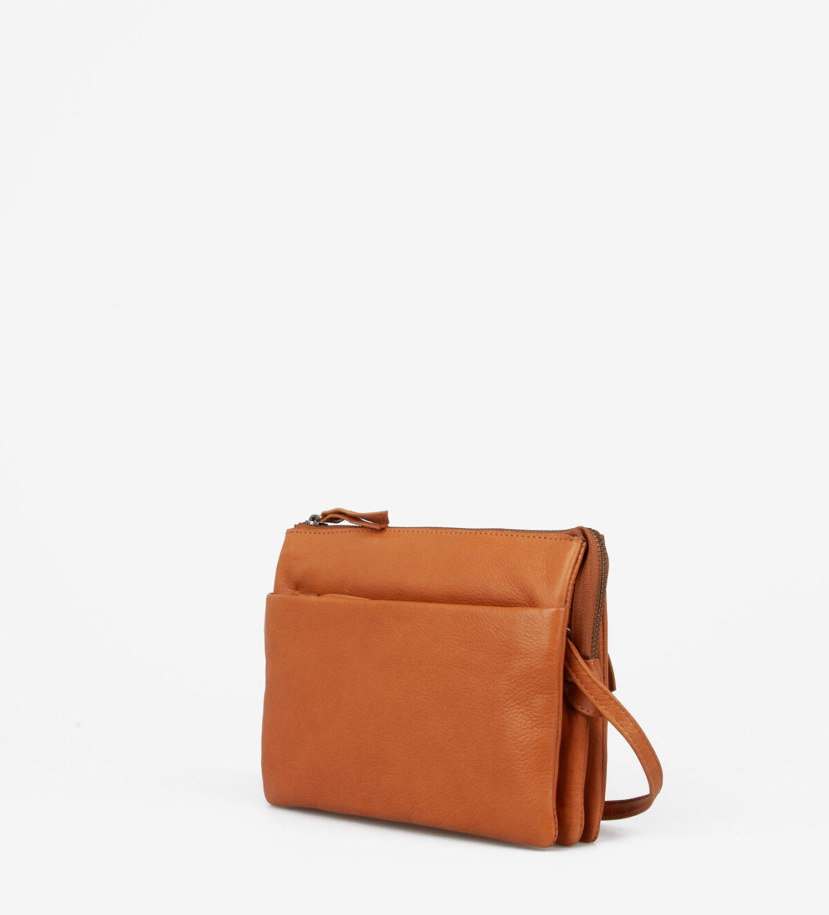 Treats nahast väike Crossbody Ulla Common Cognac Treats nahast väike Crossbody Ulla Common Cognac Kotid ja rahakotid - HellyK - Kvaliteetsed lasteriided, villariided, barefoot jalatsid