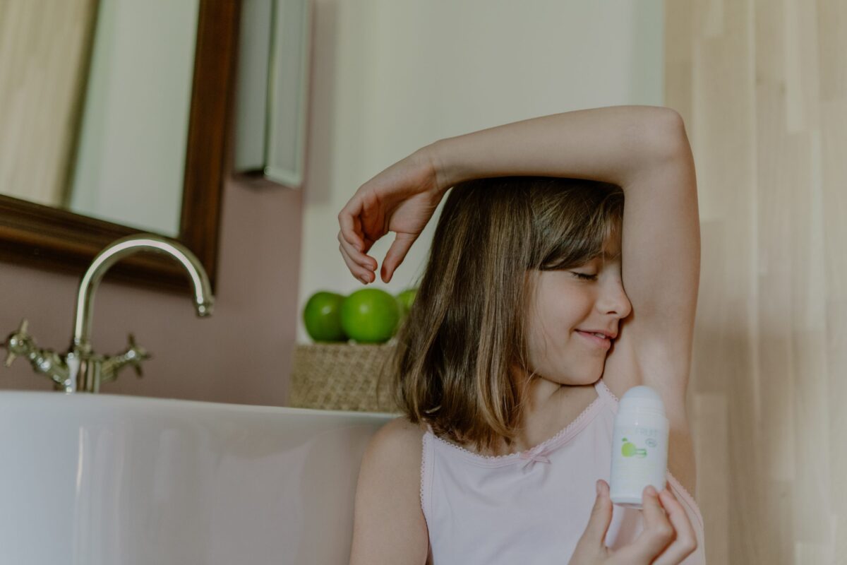 TOOFRUIT orgaaniline kaitsev deodorant roll-on lastele õuna ja Aloe veraga, 50 ml Hooldusvahendid, kosmeetika ja aksessuaarid - HellyK - Kvaliteetsed lasteriided, villariided, barefoot jalatsid