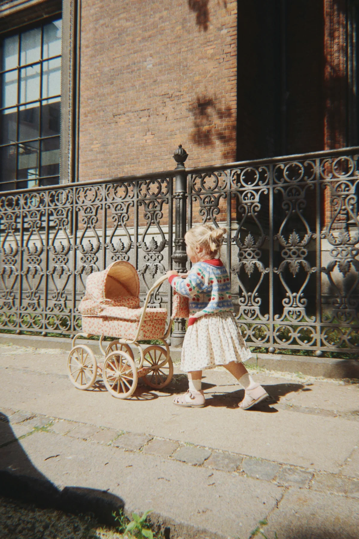 Konges Slojd Vintage stiilis Nukuvanker- Kaluka Mänguasjad - HellyK - Kvaliteetsed lasteriided, villariided, barefoot jalatsid