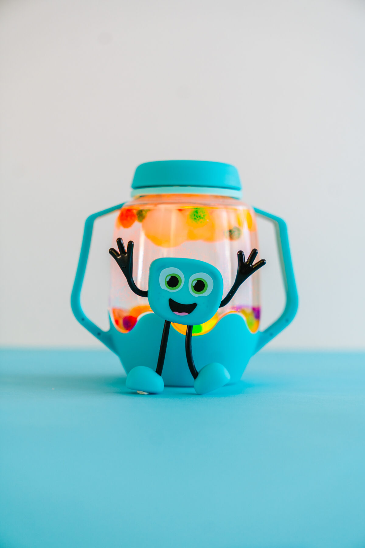 Glo Pals Sensory Jar, värviline valguspurk – Blue Glo Pals helendavad valguskuubikud - HellyK - Kvaliteetsed lasteriided, villariided, barefoot jalatsid