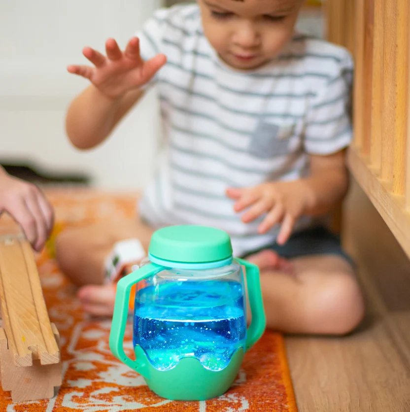 Glo Pals Sensory Jar, värviline valguspurk – Frosty Glo Pals helendavad valguskuubikud - HellyK - Kvaliteetsed lasteriided, villariided, barefoot jalatsid