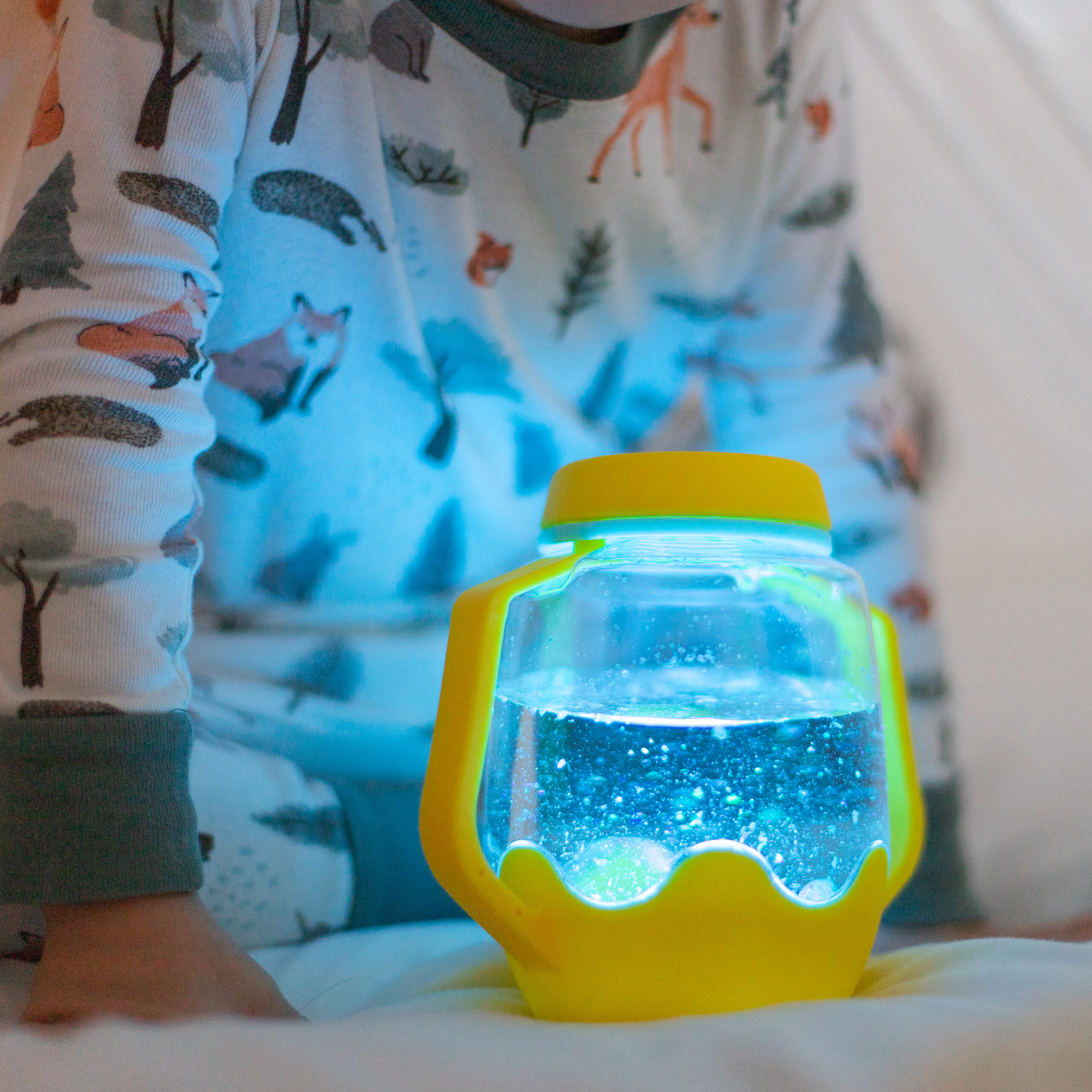 Glo Pals Sensory Jar, värviline valguspurk – Teal Green Glo Pals helendavad valguskuubikud - HellyK - Kvaliteetsed lasteriided, villariided, barefoot jalatsid