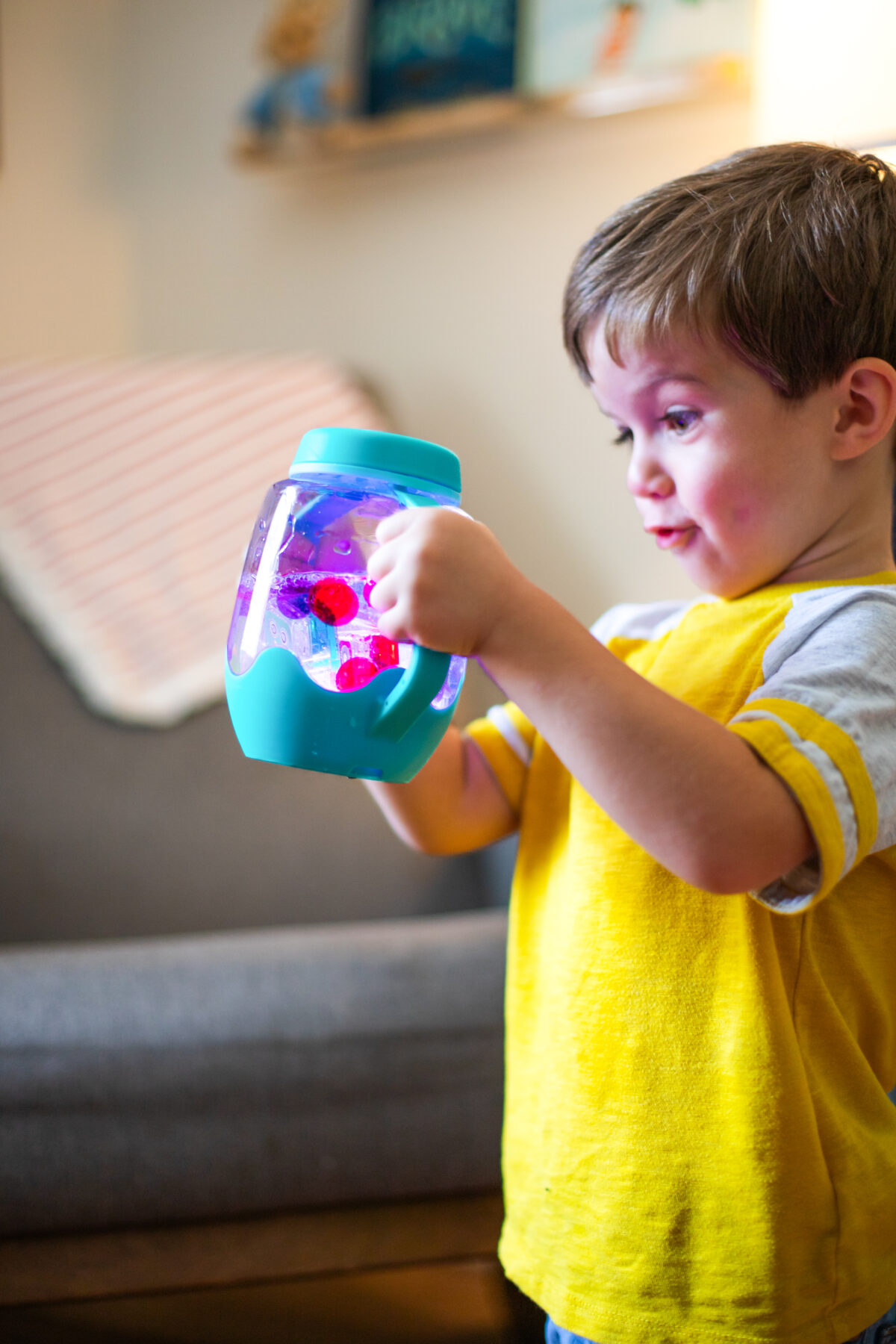 Glo Pals Sensory Jar, värviline valguspurk – Blue Glo Pals helendavad valguskuubikud - HellyK - Kvaliteetsed lasteriided, villariided, barefoot jalatsid