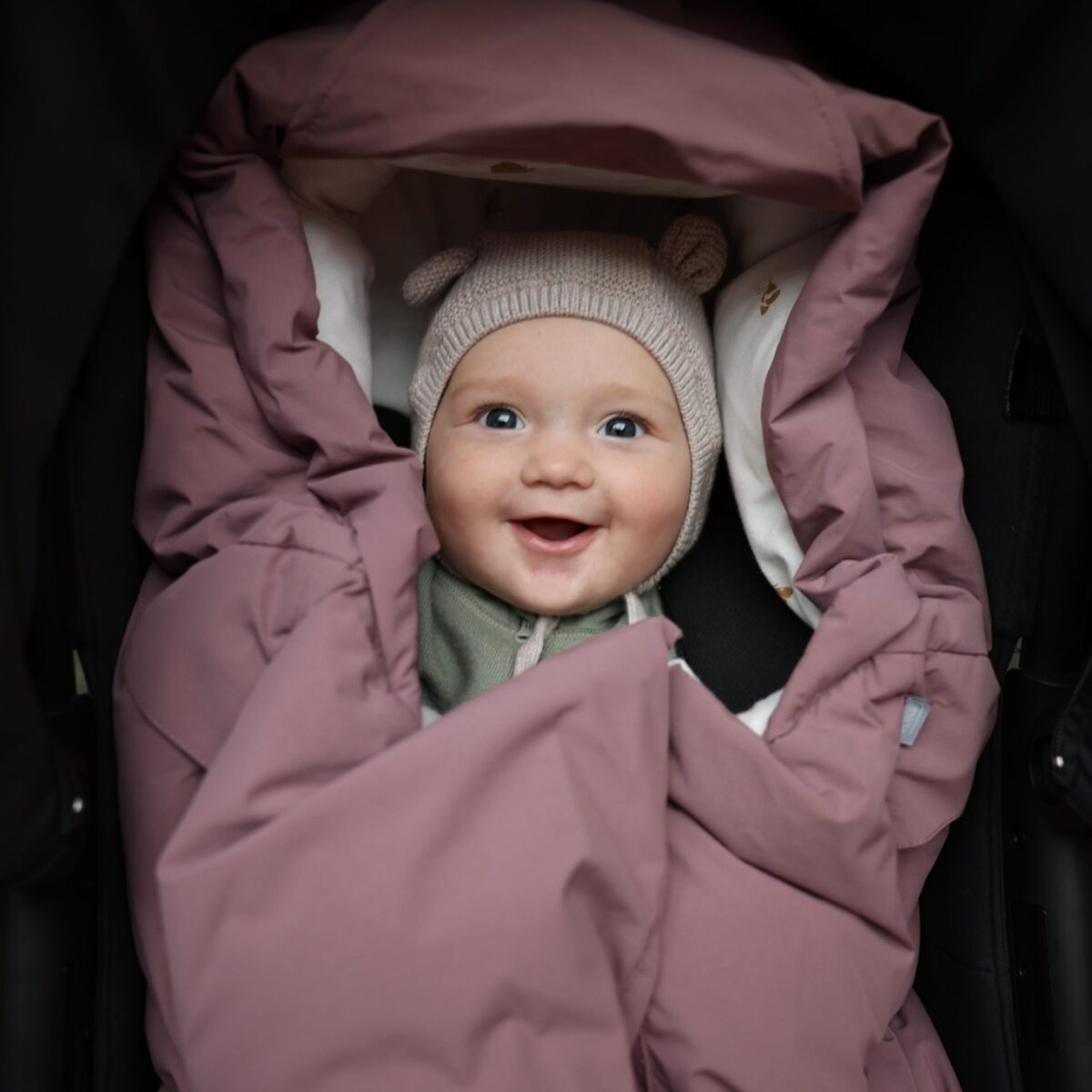 Voksi soojakott Explorer Grape Clower Kodumaailm ja muud tarvikud - HellyK - Kvaliteetsed lasteriided, villariided, barefoot jalatsid