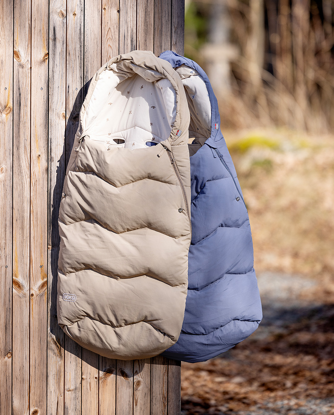 Voksi soojakott Explorer Dark Sand Clower Kodumaailm ja muud tarvikud - HellyK - Kvaliteetsed lasteriided, villariided, barefoot jalatsid