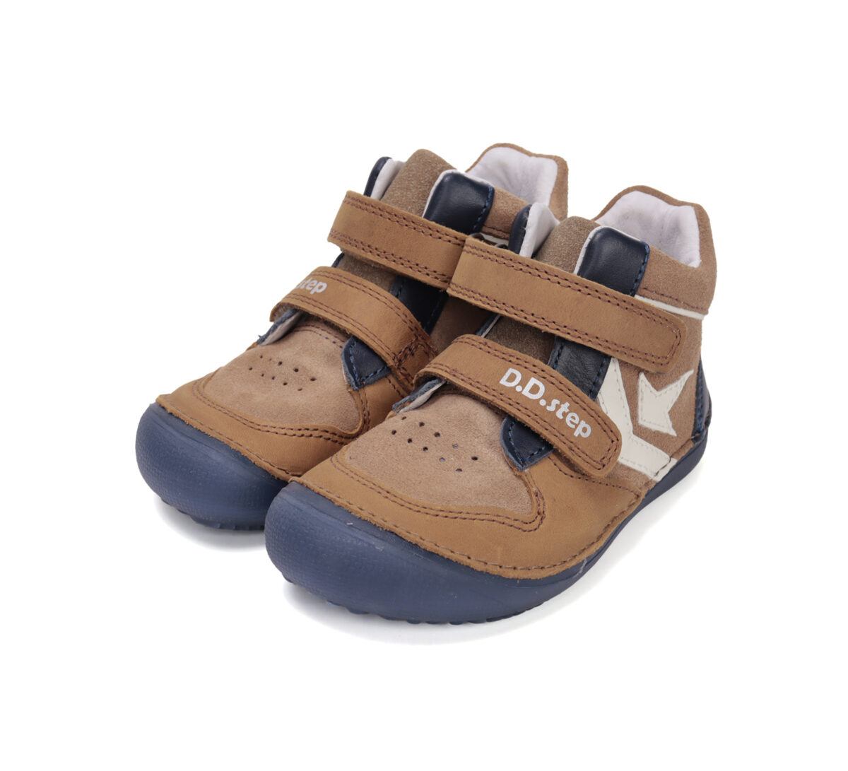 D.D.Step helendava tallaga nahast kevad-/sügissaapad, chocolate 063 D.D.Step - HellyK - Kvaliteetsed lasteriided, villariided, barefoot jalatsid