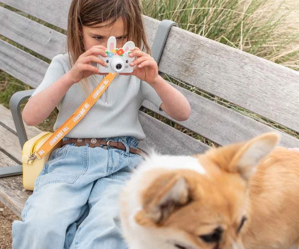 The Zoofamily digikaamera Zoo Friends, lilledega jänes Mänguasjad - HellyK - Kvaliteetsed lasteriided, villariided, barefoot jalatsid