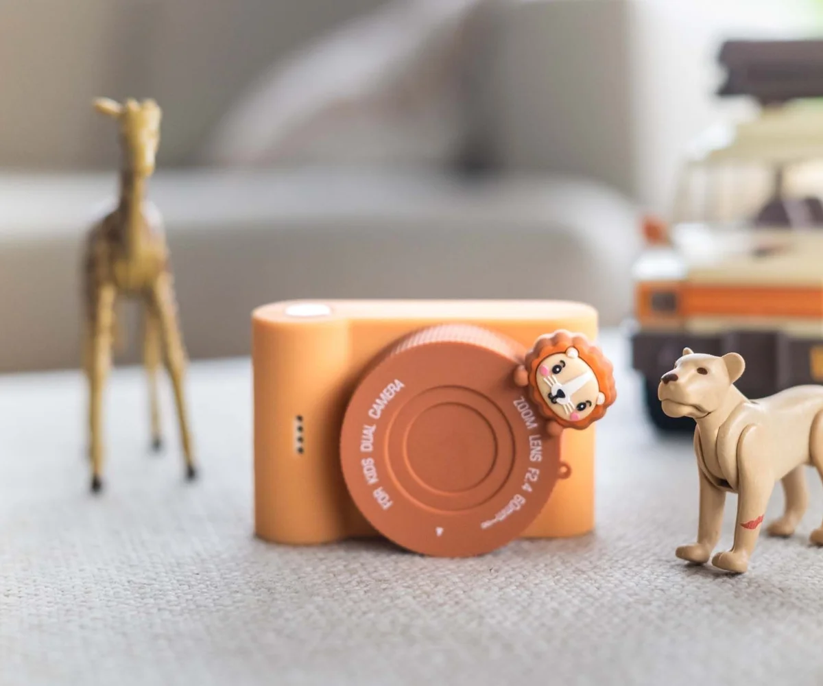 The Zoofamily digikaamera Urban Zoo, lõvi Mänguasjad - HellyK - Kvaliteetsed lasteriided, villariided, barefoot jalatsid