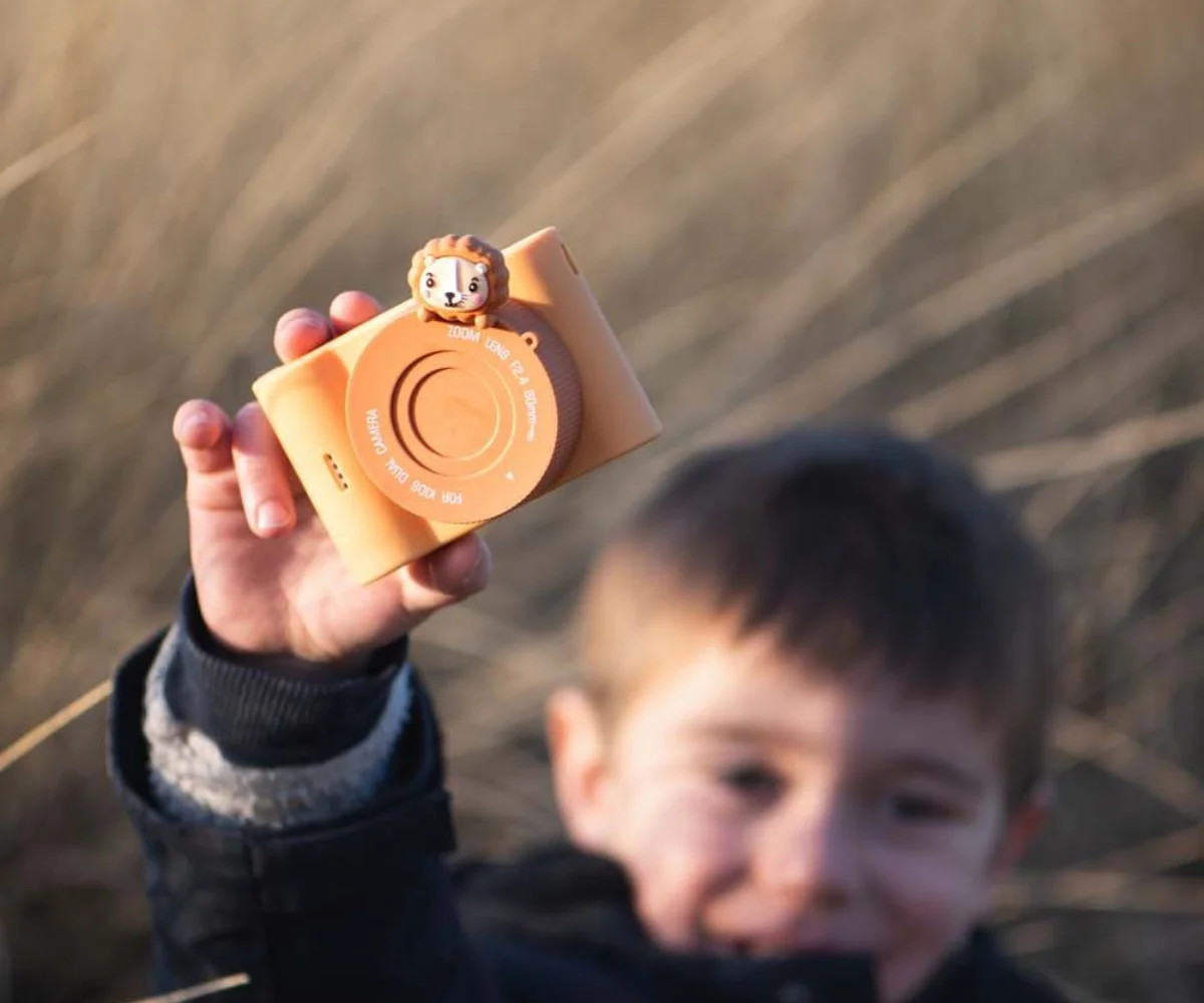 The Zoofamily digikaamera Urban Zoo, lõvi Mänguasjad - HellyK - Kvaliteetsed lasteriided, villariided, barefoot jalatsid