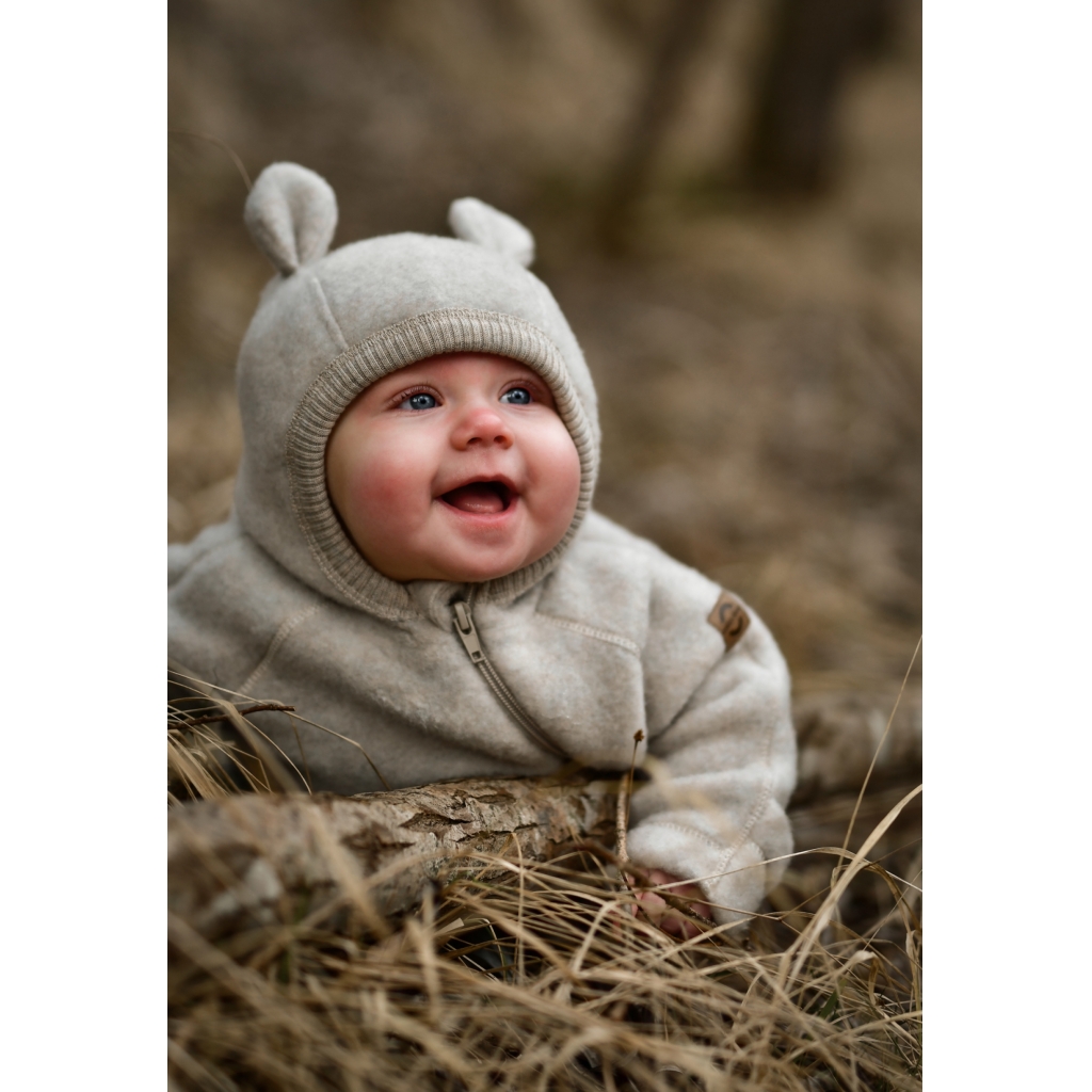 Mikk-Line meriinofliisist kombe kapuutsi ja kõrvadega, melange offwhite Mikk-Line - HellyK - Kvaliteetsed lasteriided, villariided, barefoot jalatsid