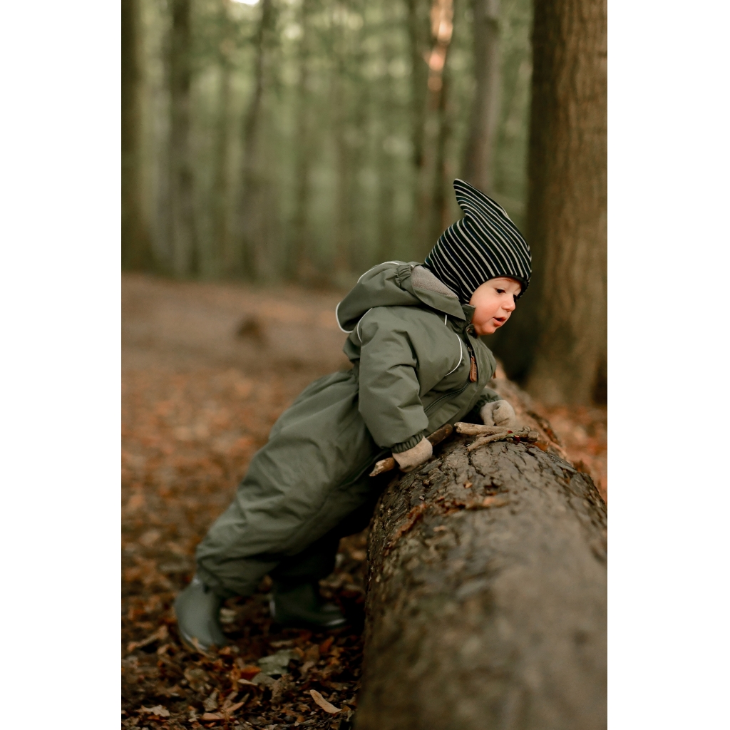 Mikk-Line villane tuukrimüts tuuletõkkega, darkest sprouse Mikk-Line - HellyK - Kvaliteetsed lasteriided, villariided, barefoot jalatsid