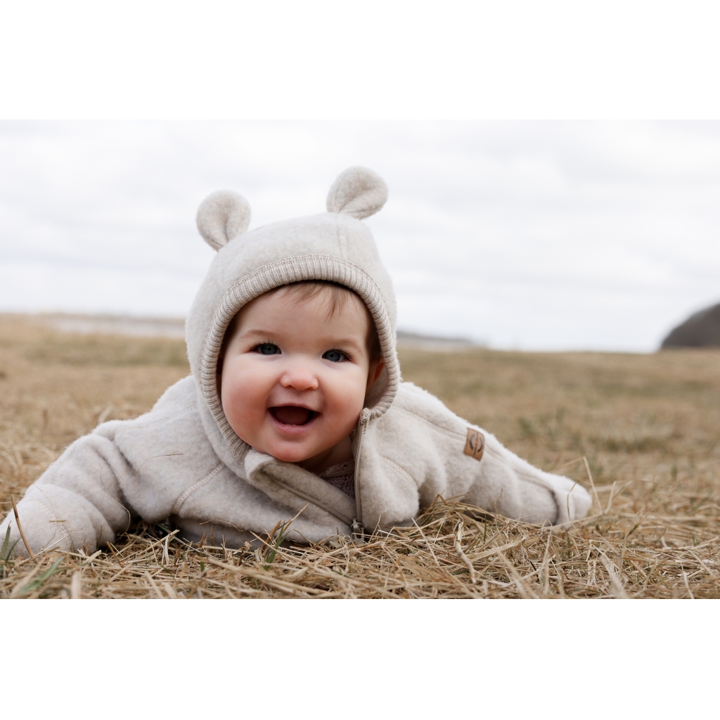 Mikk-Line meriinofliisist kombe kapuutsi ja kõrvadega, melange offwhite Mikk-Line - HellyK - Kvaliteetsed lasteriided, villariided, barefoot jalatsid