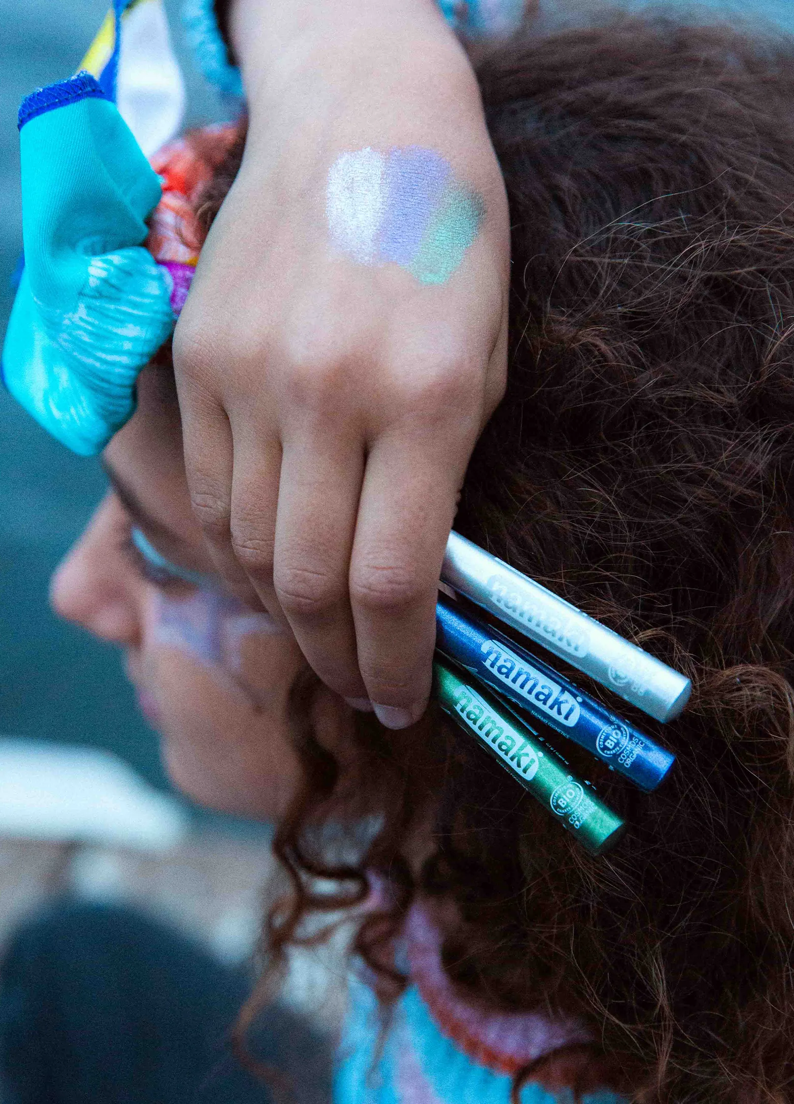 110138_Argent-vert-violet_Silver-green-purple_lifestyle_03