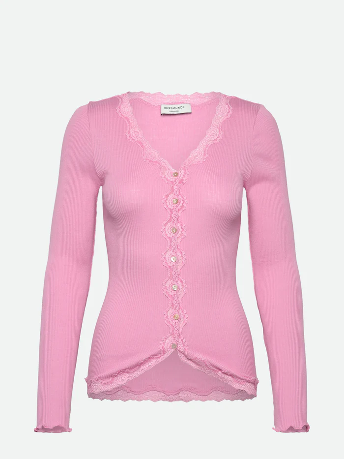 Rosemunde Babette pitsiga siidikardigan, prism pink Rosemunde Babette pitsiga siidikardigan, prism pink Naistele - HellyK - Kvaliteetsed lasteriided, villariided, barefoot jalatsid