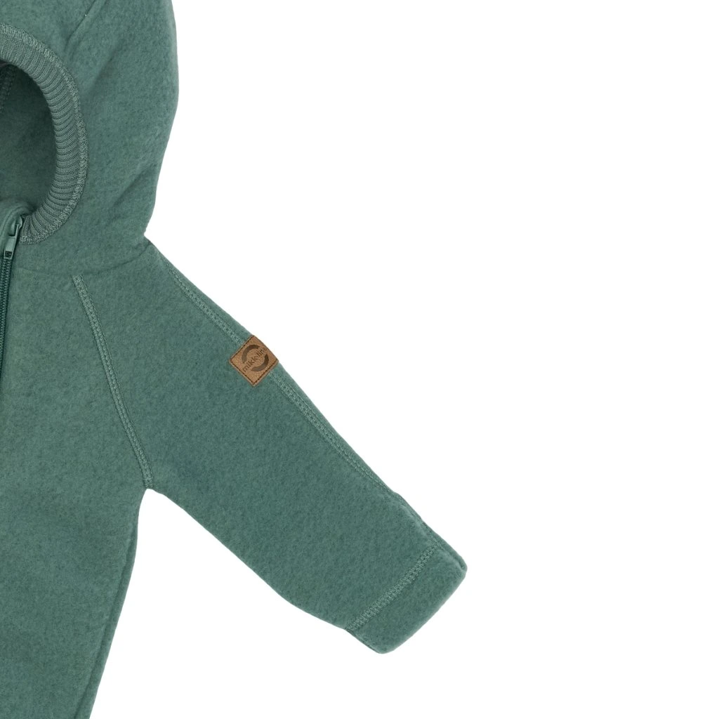Mikk-Line meriinofliisist kombe kapuutsi ja kõrvadega, balsam green Mikk-Line - HellyK - Kvaliteetsed lasteriided, villariided, barefoot jalatsid