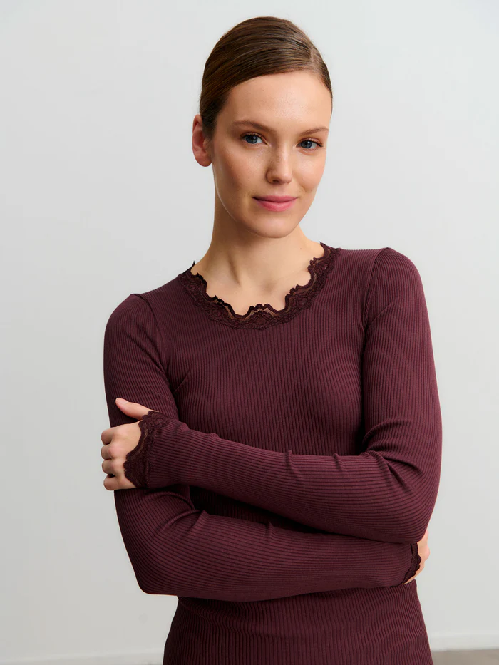 Rosemunde siidist pluus, fudge Naistele - HellyK - Kvaliteetsed lasteriided, villariided, barefoot jalatsid